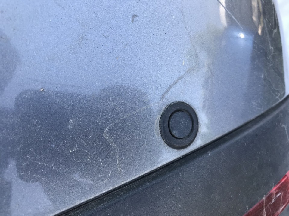 Volkswagen Touareg 2005 Puskurin pysäköintitutkat - TAKANA