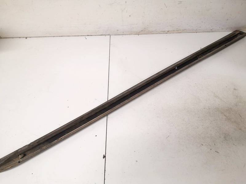 Skoda Superb 2008 Zewnętrzna listwa drzwi - PRZEDNIE PRAWE - Thumbnail 3