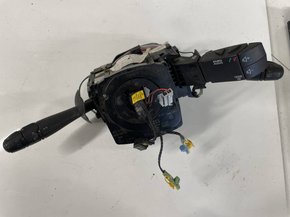 8200328899 Renault Espace 2005 Turn Indicator and wiper stalk switch