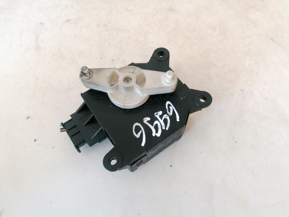 1000024010 Opel Vectra 2004 Peciuko sklendes varikliukas - Thumbnail 3