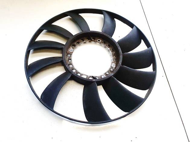 058121301B Volkswagen Passat 1999 Fan Blade