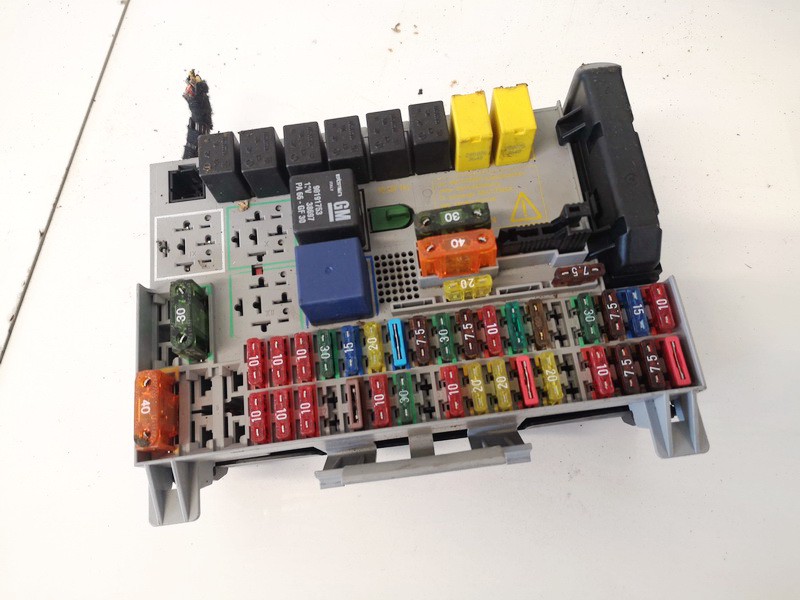 90589965 used Fuse box Opel Zafira 1999 1.8L EIS01648919 Used Auto