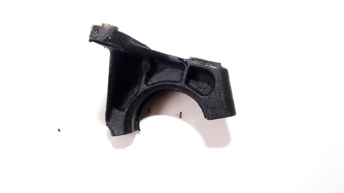 Volvo V70 2002 Variklio kronsteinas ir Greiciu dezes kronsteinas - Thumbnail 3