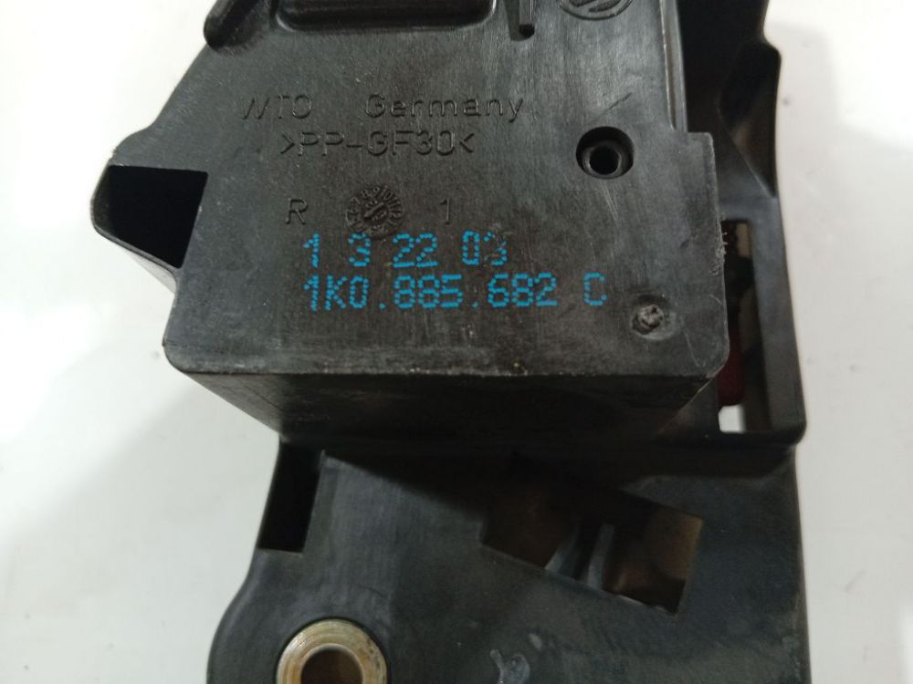 1K0885682C Audi A3 2003 Seat Lock Latch assembly - Thumbnail 4