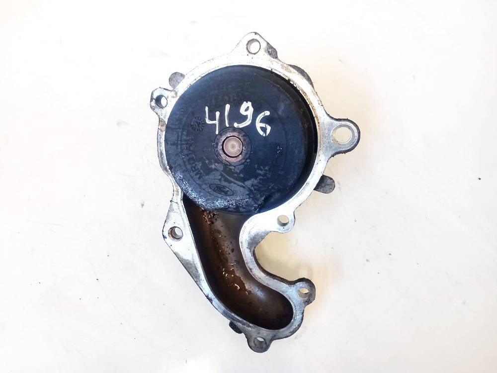 XS4U8512 Ford Focus 2000 Water pump