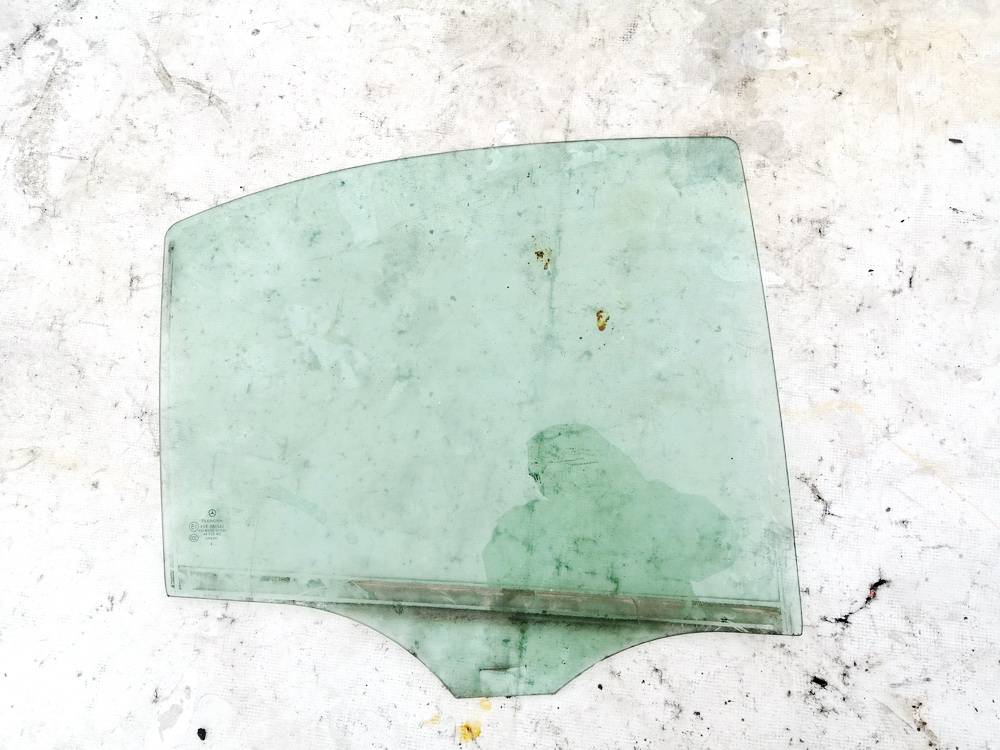43R001582 Mercedes-Benz 2006 Door-Drop Glass - FRONT RIGHT