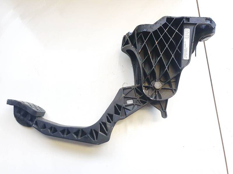 1K1721059ES Volkswagen Golf 2011 Pedał sprzęgła