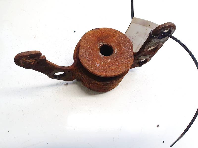 Toyota Avensis 2006 Sakes sailenblokas G.K.