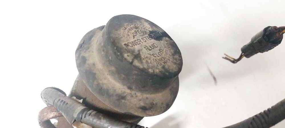 Toyota Yaris Verso 2000 Vairo stiprintuvo siurblys - Thumbnail 3