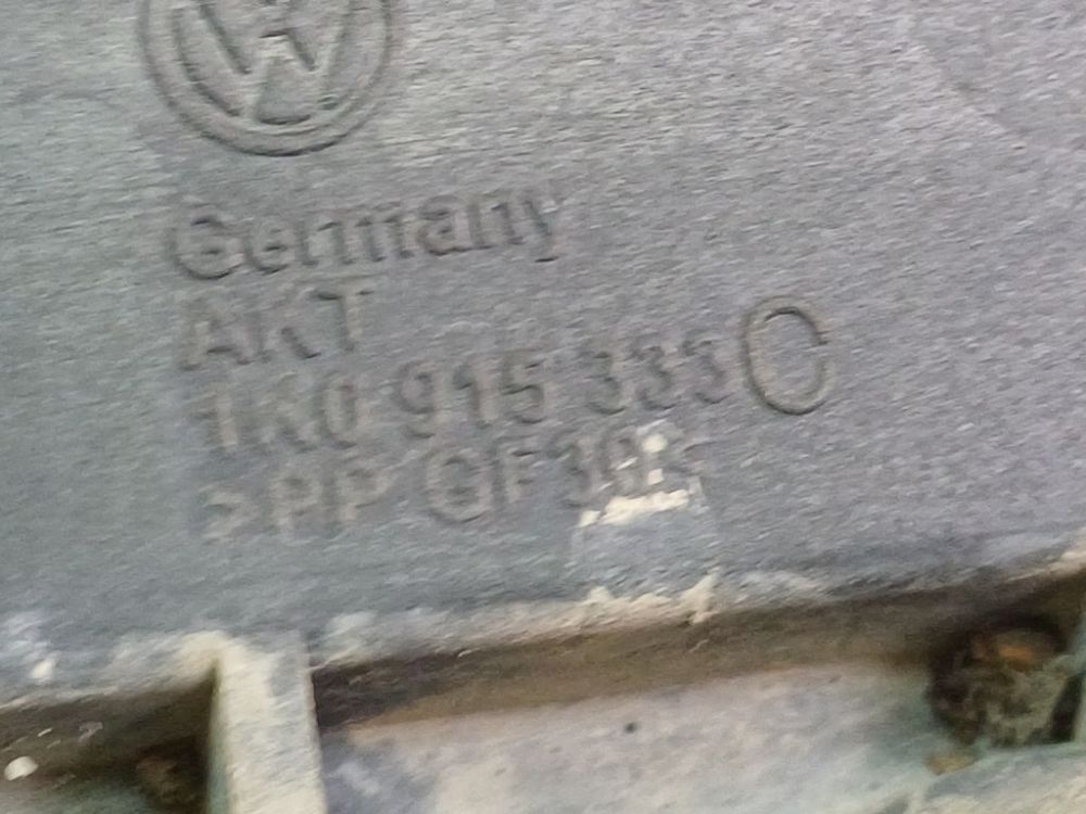 1K0915333C Volkswagen Golf 2003 Pad de Batterie - Thumbnail 4