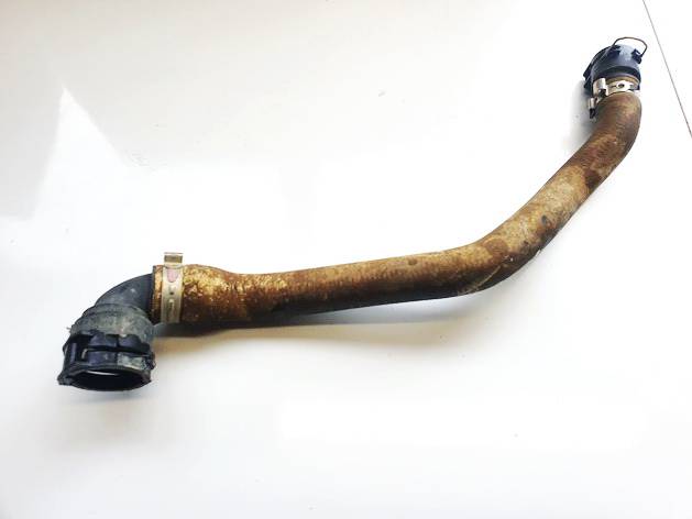 1712929273002 BMW i3 2015 Vandens slanga