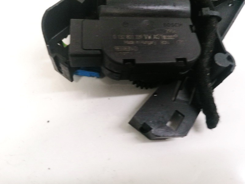 0132801342 Volkswagen Golf 2006 кронштейн моторчика заслонки отопителя - Thumbnail 3