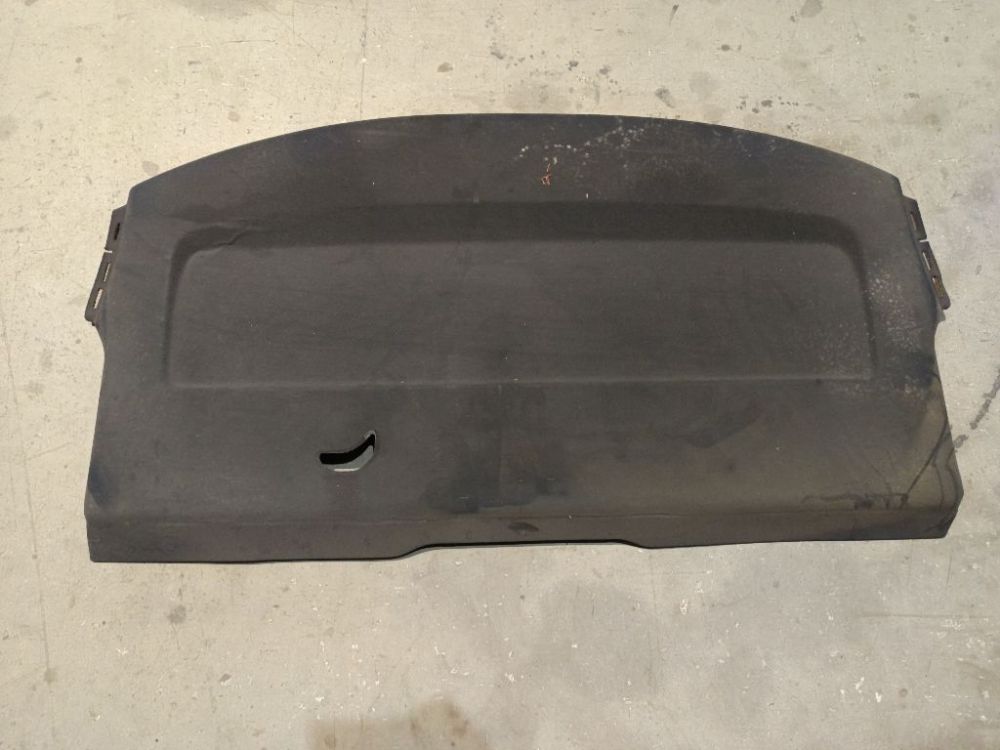 4F5863411BF Audi A6 2005 Hattuhylly