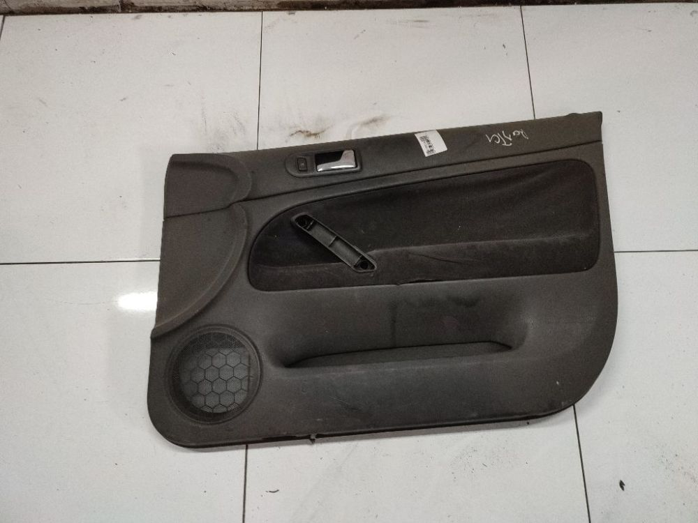 3B0867012 Volkswagen Passat 1999 avant Droite Porte Carte Panneau Tapisserie Bordure