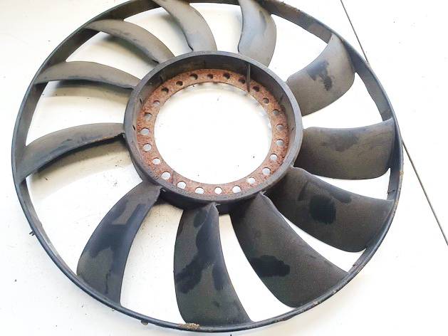 058121301B Volkswagen Passat 1999 Fan Blade