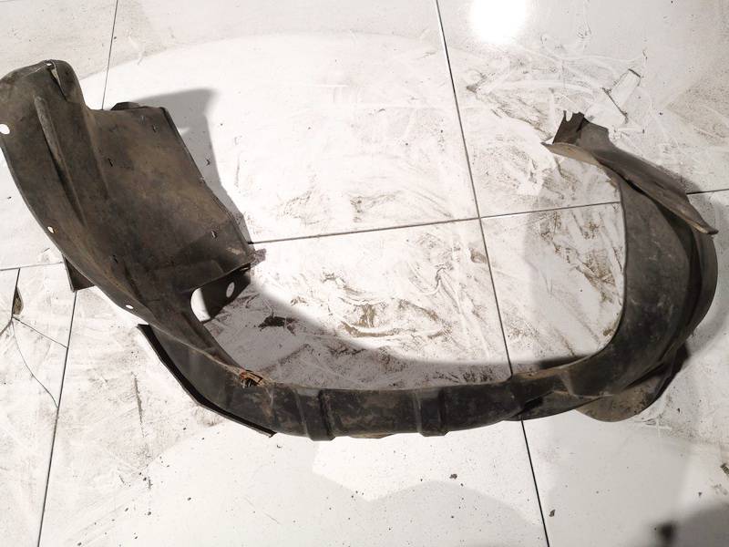 Mazda Premacy 2001 Revestimientos de la aleta antisalpicaduras - DELANTERO DERECHO