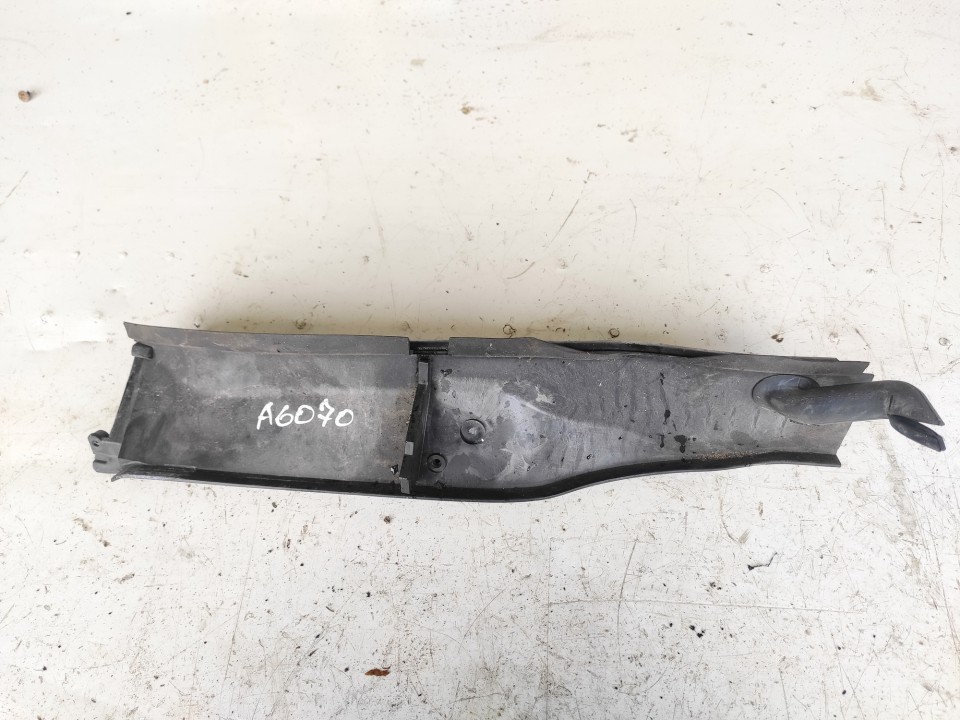 64316925974 BMW 3-Series 2006 Wiper Muolding - FRONT - Thumbnail 3