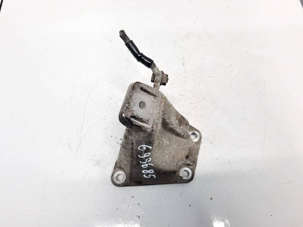 8D0199308D Audi A6 1998 Engine Mount Bracket and Gearbox Mount Bracket