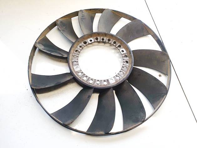 058121301B Volkswagen Passat 1999 Fan Blade