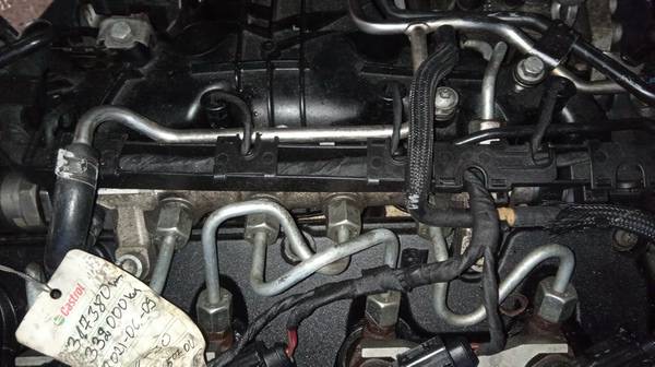 03L130089P Skoda Superb 2011 Fuel injector rail (injectors)(Fuel distributor)