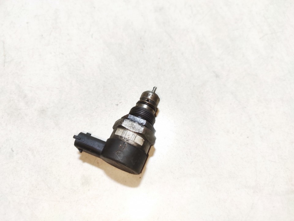 0281002507 used FUEL RAIL HIGH PRESSURE SENSOR Volvo C30 2007 1.6L