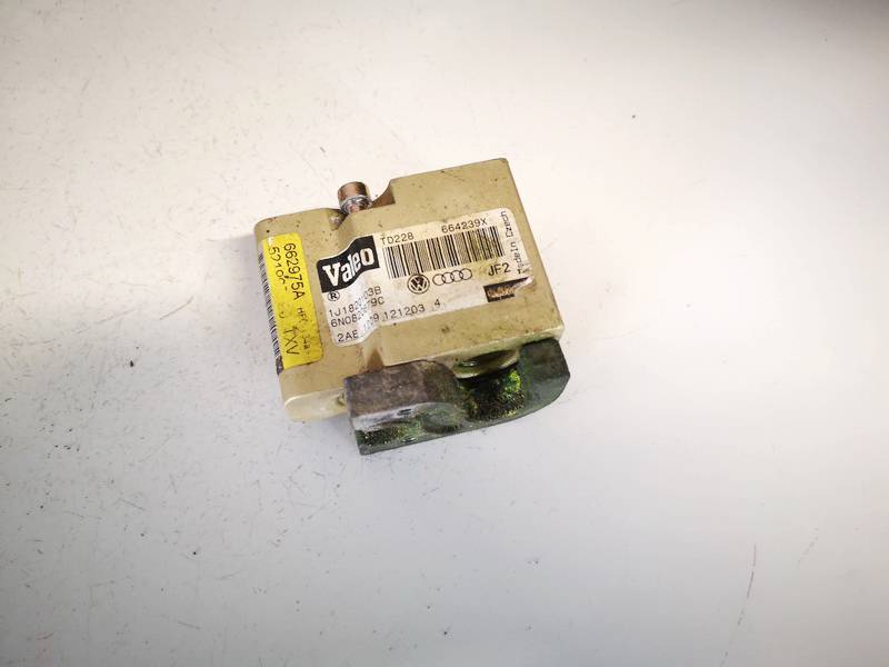 1J1820103B Skoda Octavia 2004 Gaisa kondicioniera izplešanās vārsts