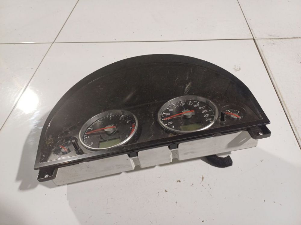 1S7F108410 Ford Mondeo 2002 Щиток приборов - Автомобильный спидометр