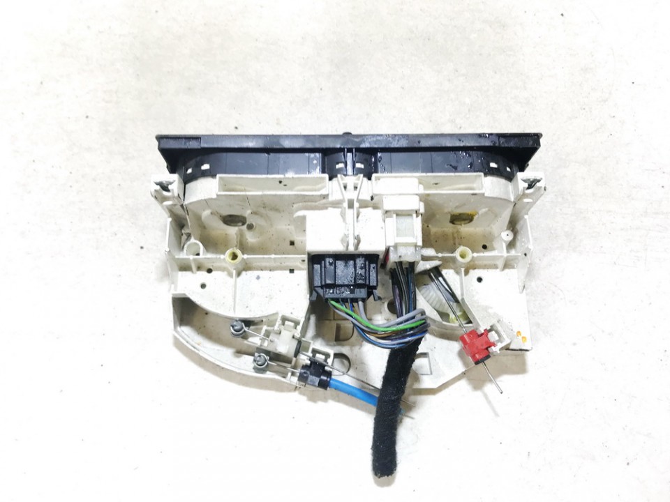 1J0820045G Volkswagen Passat 1998 Climate Control Panel (heater control switches) - Thumbnail 3