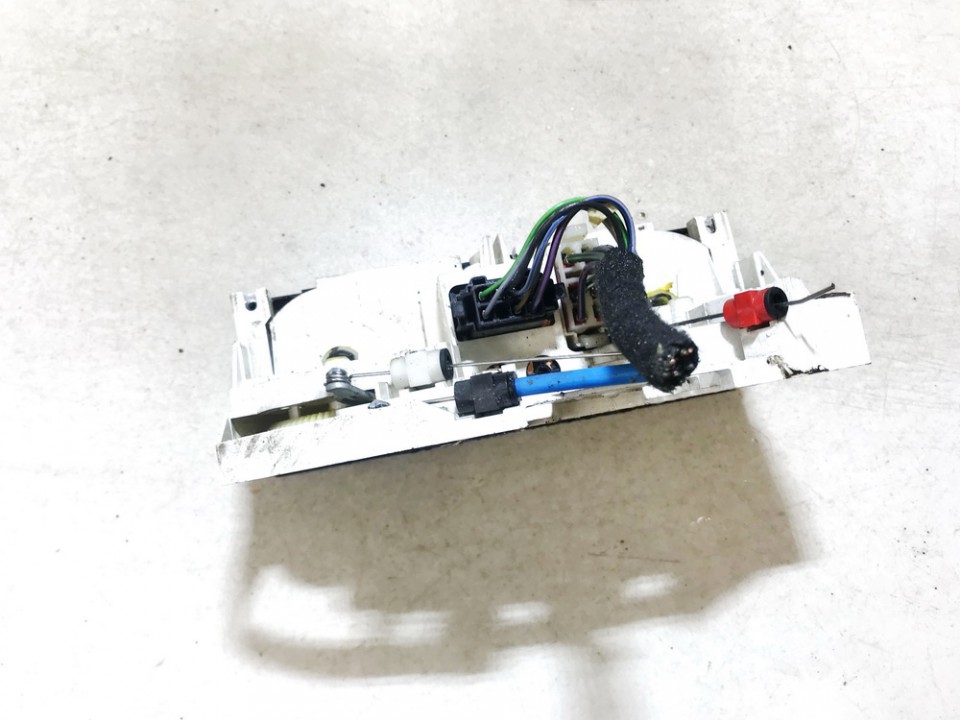 1J0820045G Volkswagen Passat 1998 Climate Control Panel (heater control switches) - Thumbnail 2