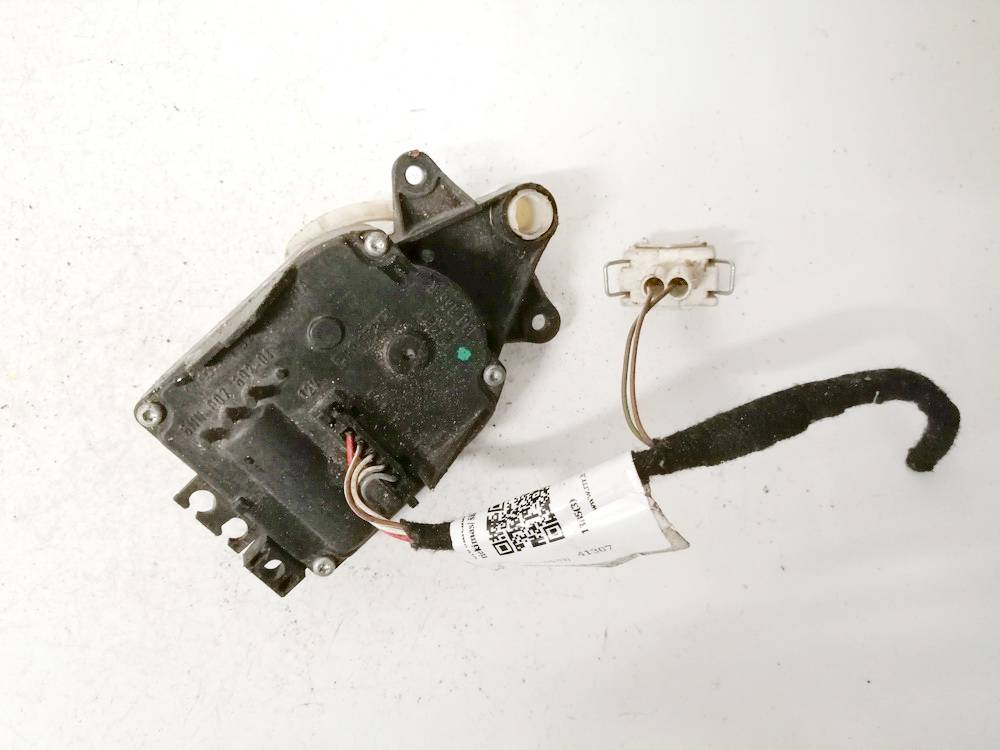 1J2907511A Skoda Superb 2006 Heater Vent Flap Control Actuator Motor