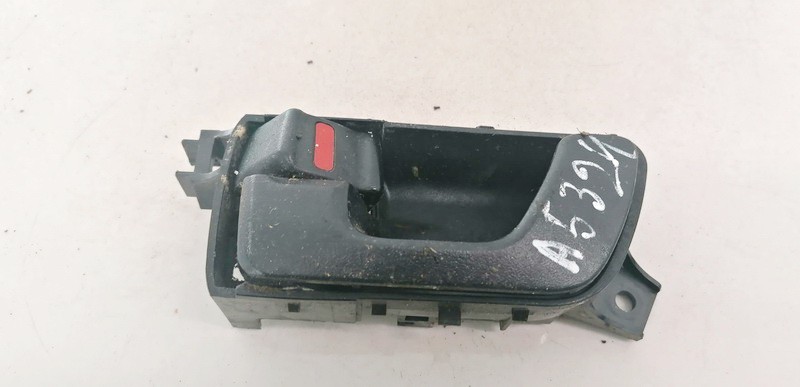 Mitsubishi Space Wagon 1999 Duru vidine rankenele P.K.