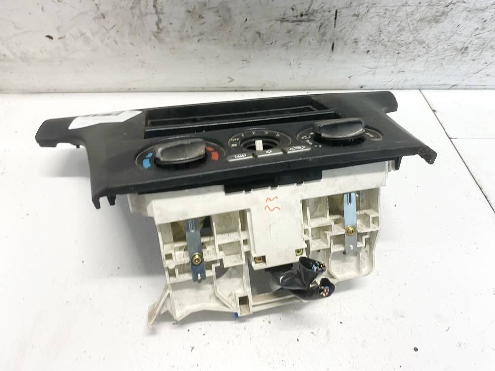 MR979985 Mitsubishi Outlander 2003 Peciuko valdymas - Thumbnail 2