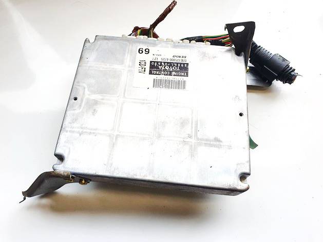 8966105690 Toyota Avensis 2003 Komputer silnika