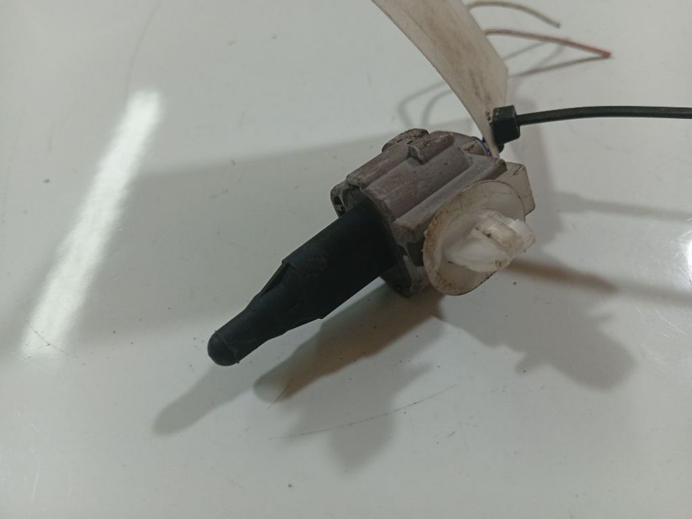 Toyota Avensis 2005 Ulkolämpötilan anturi - Thumbnail 3