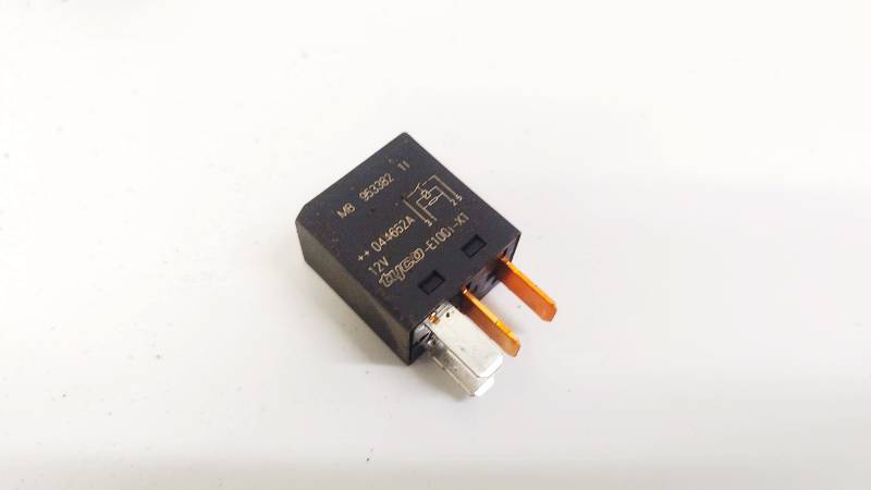 MB953382 Mitsubishi Colt 2004 Relay module