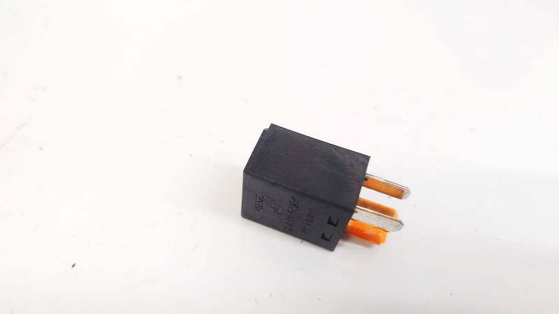 MB953382 Mitsubishi Colt 2004 Relay module - Thumbnail 3