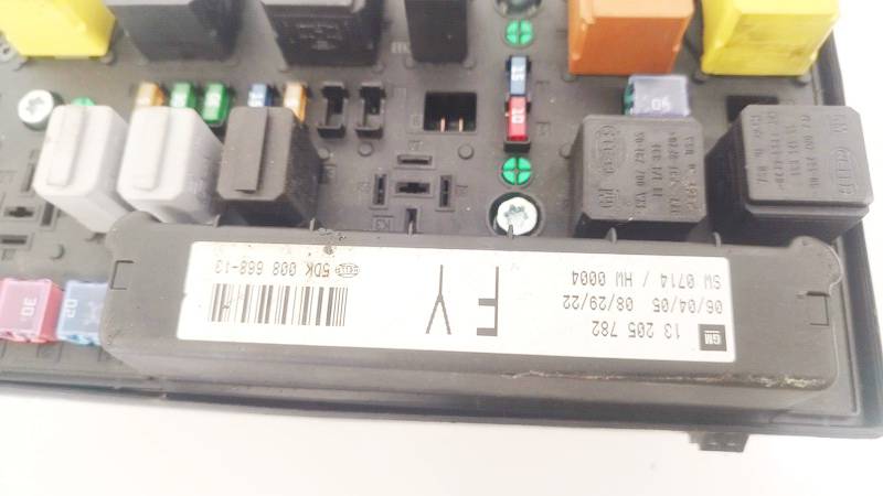 13205782 Opel Astra 2006 Fuse box - Thumbnail 2