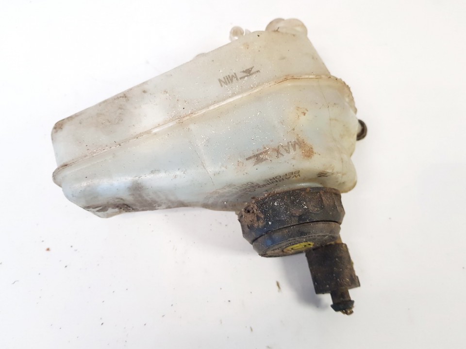 1k2611349c used Brake Master Cylinder Reservoir Volkswagen Scirocco