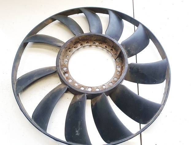 058121301B Volkswagen Passat 2000 Fan Blade