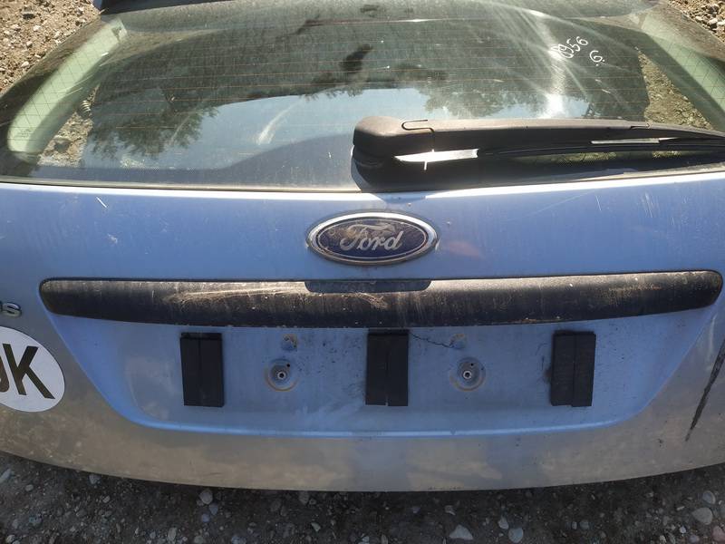 Ford Focus 2008 Aizmugurējā vāka ārējā apdare (numura apgaismojums) - AIZMUGURE
