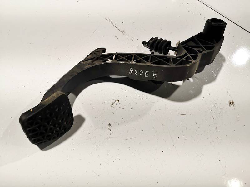 Volkswagen Passat 2011 Clutch pedal