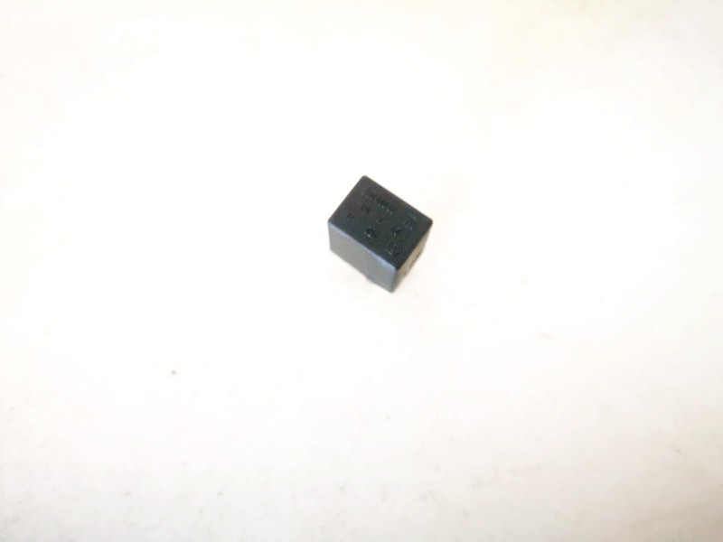 90229206 Opel Astra 2003 Relay module | EuroImpex