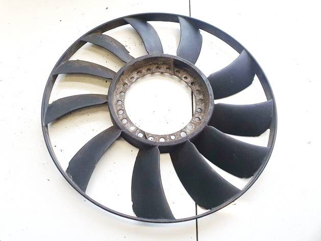 058121301B Volkswagen Passat 2000 Fan Blade