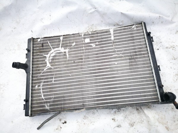 Volkswagen Touran 2006 Vandens radiatorius (ausinimo radiatorius)