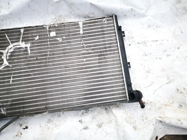 Volkswagen Touran 2006 Vandens radiatorius (ausinimo radiatorius) - Thumbnail 2