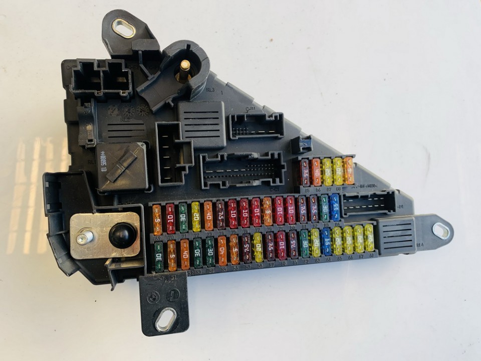 913883001 BMW 5-Series 2005 Fuse box