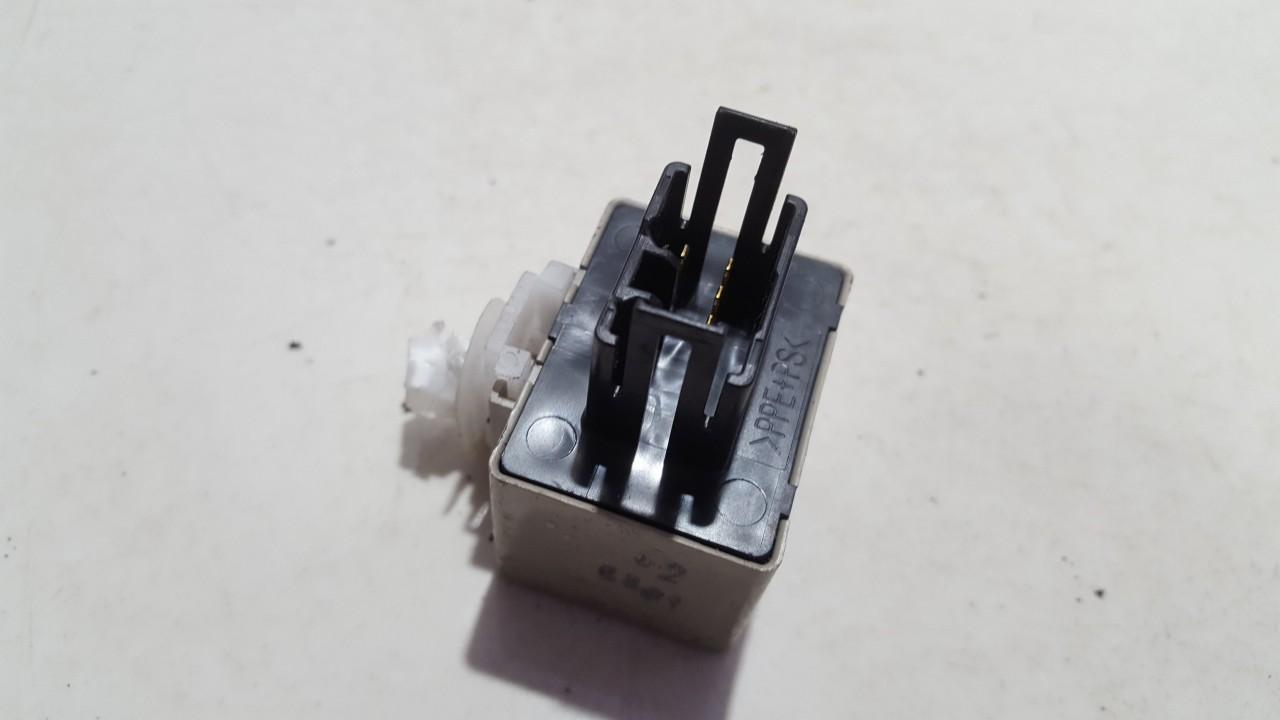 8198005040 Toyota Avensis 2005 Relay module - Thumbnail 2