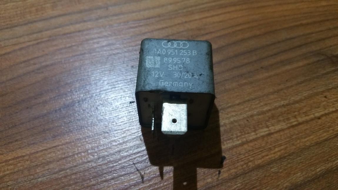 8a0951253b 899578, 208 Relay module Audi A6 1997 1.8L EIS00079056