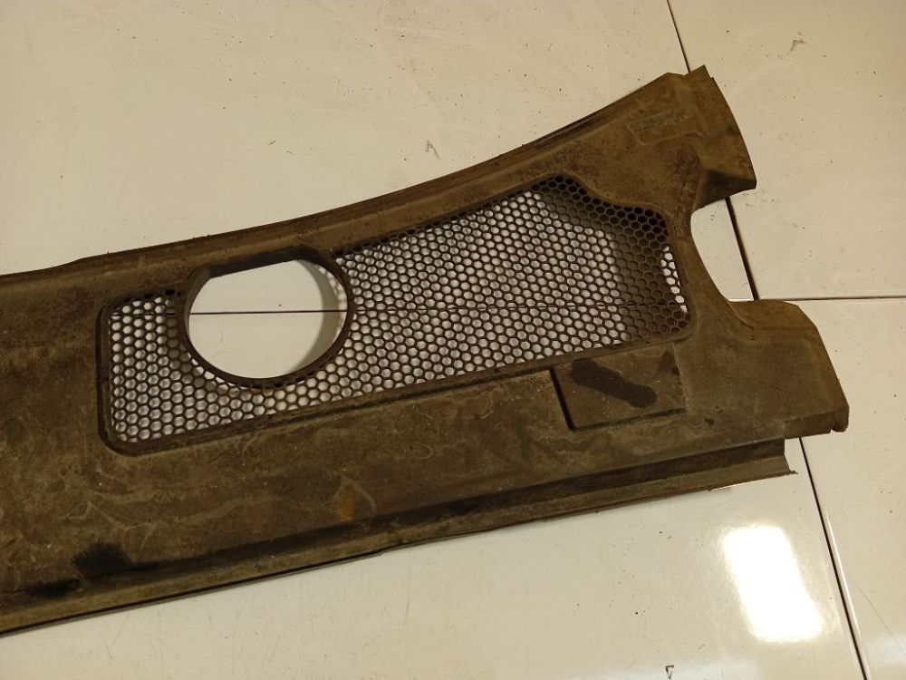 4F1819447 Audi A6 2007 Wiper Muolding - FRONT - Thumbnail 2