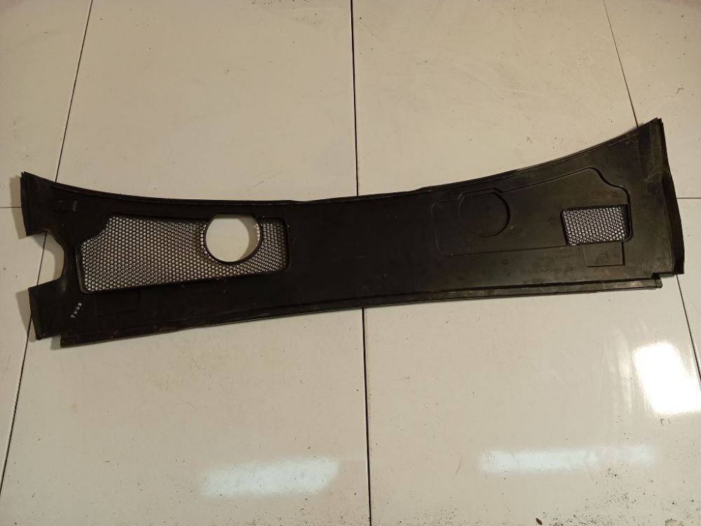 4F1819447 Audi A6 2007 Wiper Muolding - FRONT - Thumbnail 3